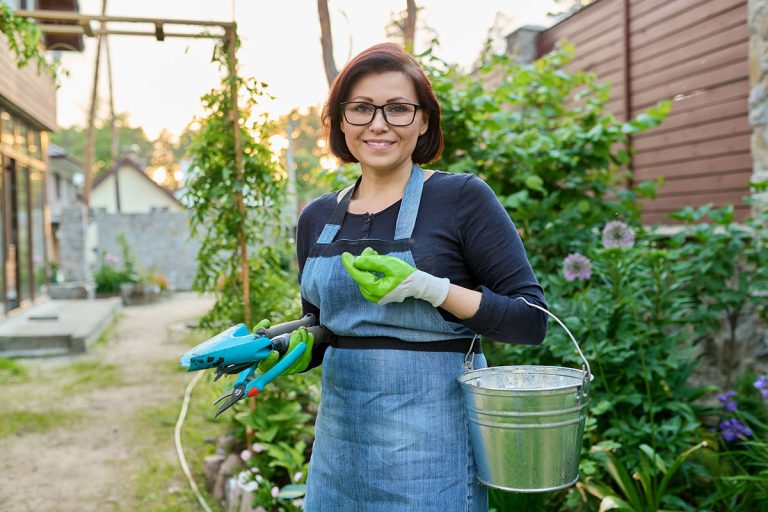 Best Way To Cleaning The Spring Garden And Rain Gutters